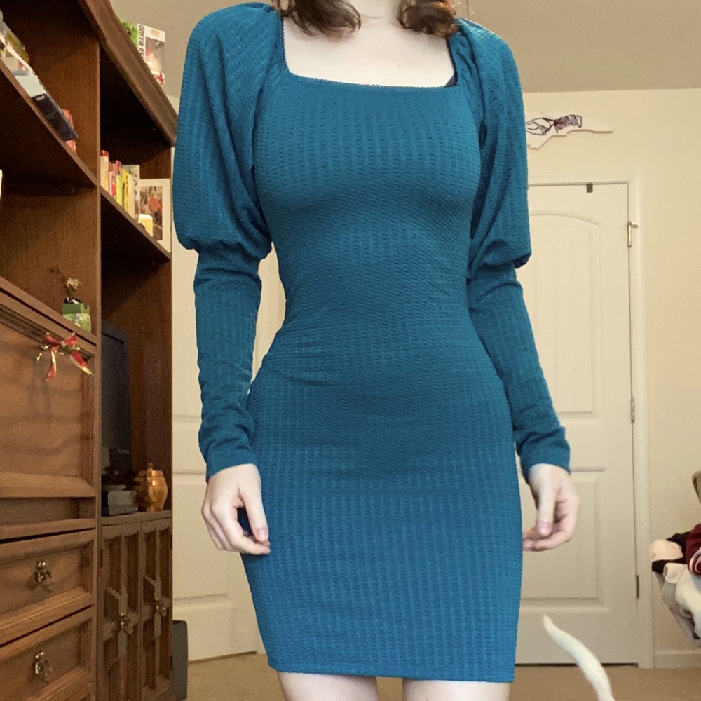 Puff sleeve bodycon dress